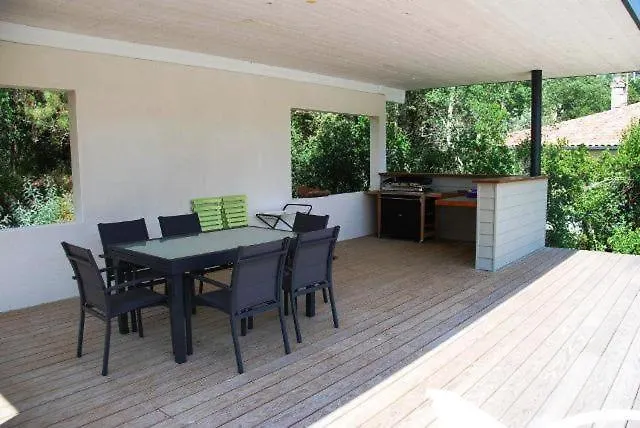 Villa Hossegor La Desirade Tres Belle Avec Piscine Et Jardin Clos Idealement Situee Entre Et Ocean, A Enviro